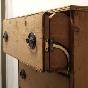 0154-Kommodensekretär